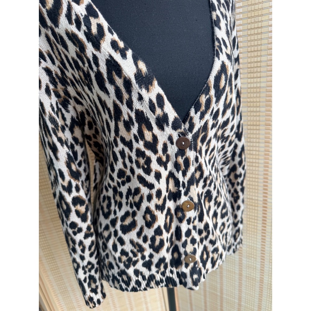 Chicos Leopard Print Cardigan Sweater Womens Size 1 Medium V-Neck Animal Print